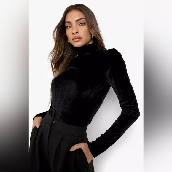 5 For $25✨Bozzolo Womens Medium Velvet Velour Black Longsleeved Soft Cropped Top - Picture 2 of 11